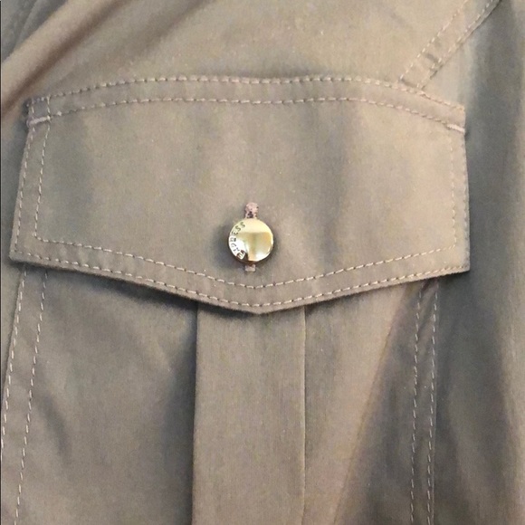 Express button up - Picture 2 of 2